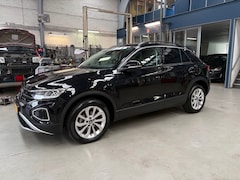 Volkswagen T-Roc - 1.0 TSI 110pk Life Edition | Apple carplay / Android auto | Camera | Pdc V+A | Cruise cont