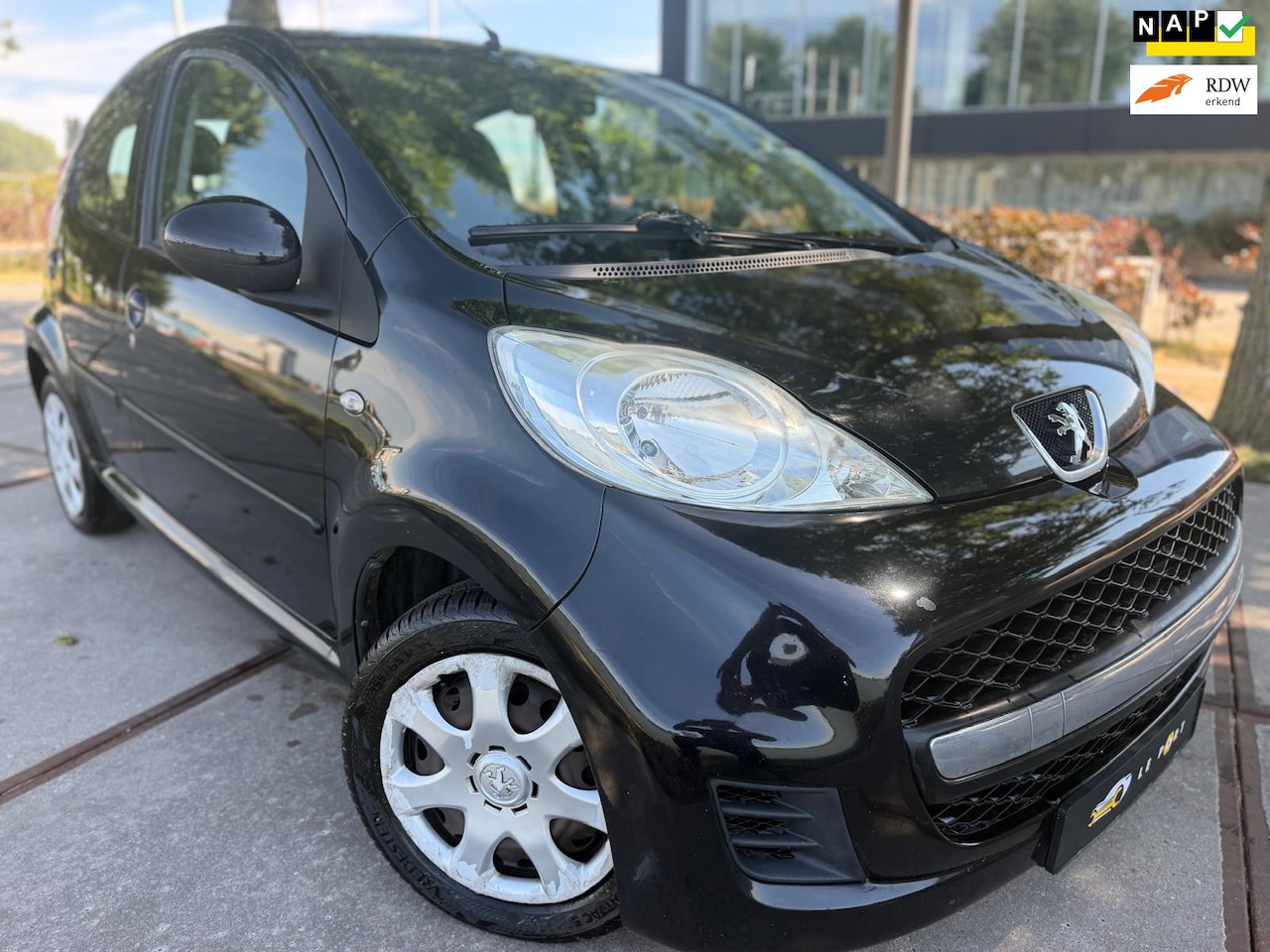 Peugeot 107 - | 1.0 | 2010 | 5DR | AIRCO | TOERENTELLER | NWE APK - AutoWereld.nl