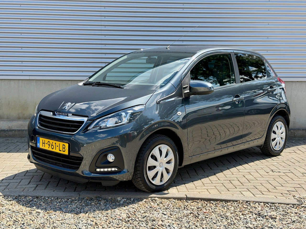 Peugeot 108 - 1.0 e-VTi Active 72 pk [ airco,bleu tooth,led ] - AutoWereld.nl