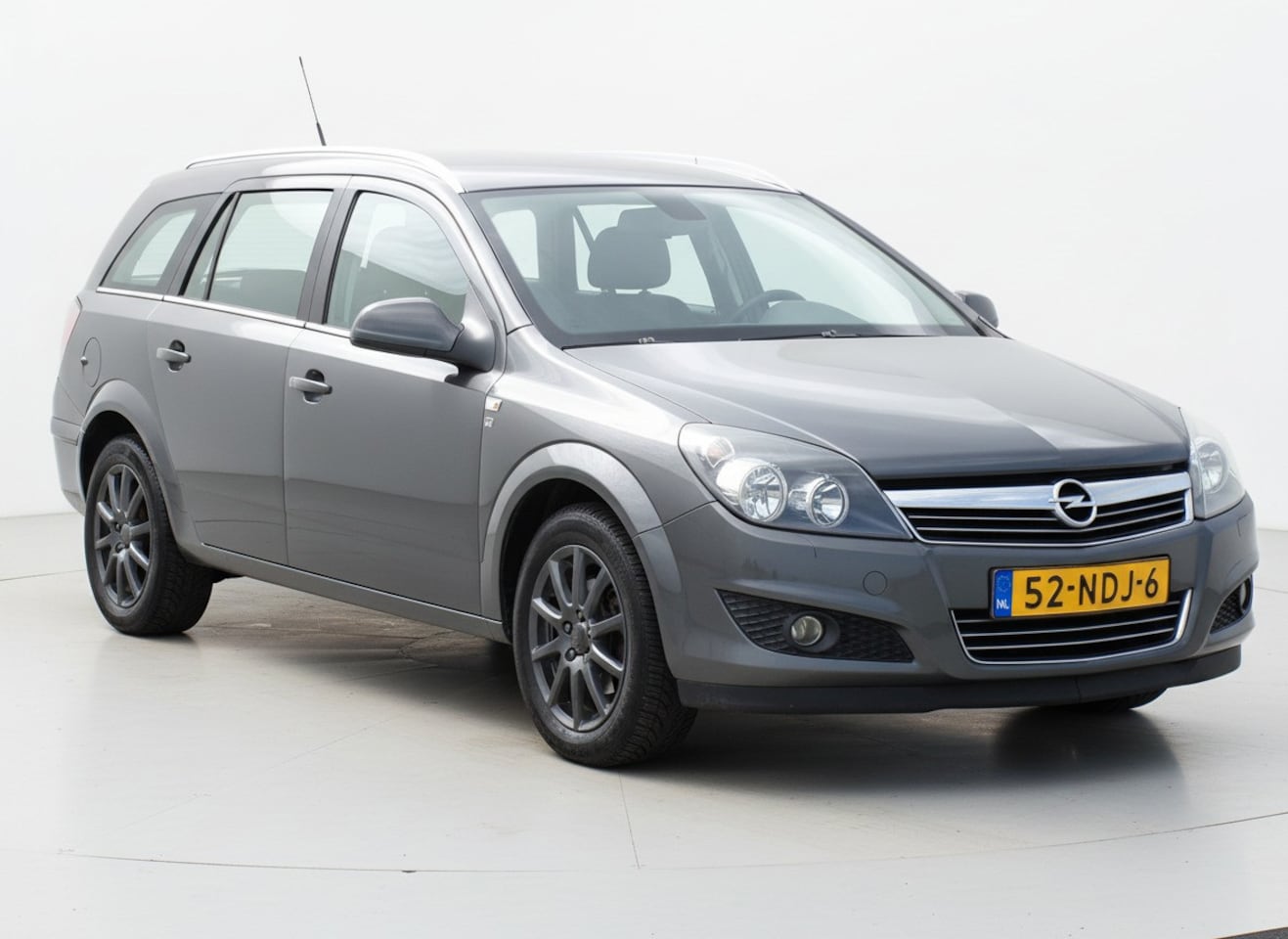 Opel Astra Wagon - 1.8 111 years Edition|Cruise|Navi|Trekhaak - AutoWereld.nl
