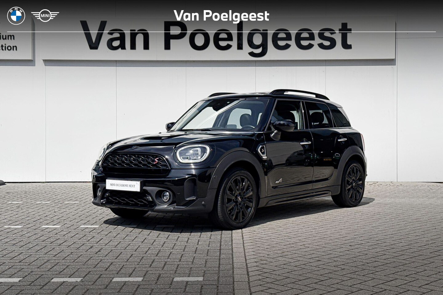 MINI Countryman - Cooper S ALL4 | Comfort Access | Panoramadak | Achteruitrijcamera | Head-Up Display | - AutoWereld.nl