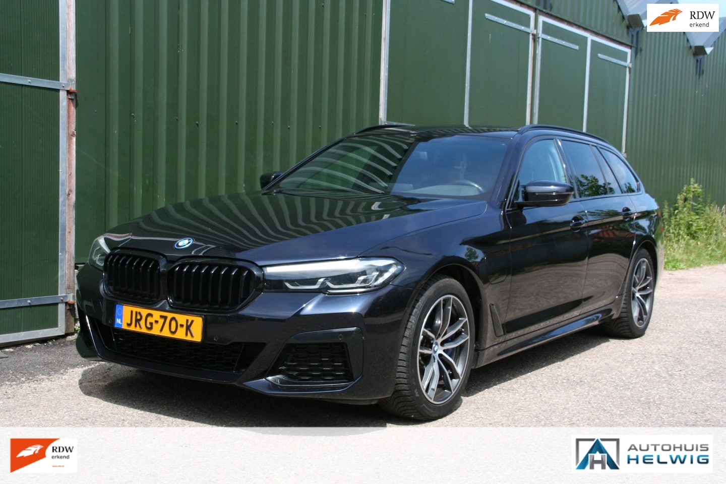 BMW 5-serie Touring - 530e xDrive M-SPORT, SOH 94% ZWART LEER, PANORAMADAK, NAVIGATIE, CAMERA - AutoWereld.nl