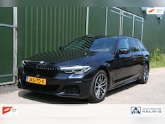 BMW 5-serie Touring - 530e xDrive M-SPORT, SOH 94% ZWART LEER, PANORAMADAK, NAVIGATIE, CAMERA
