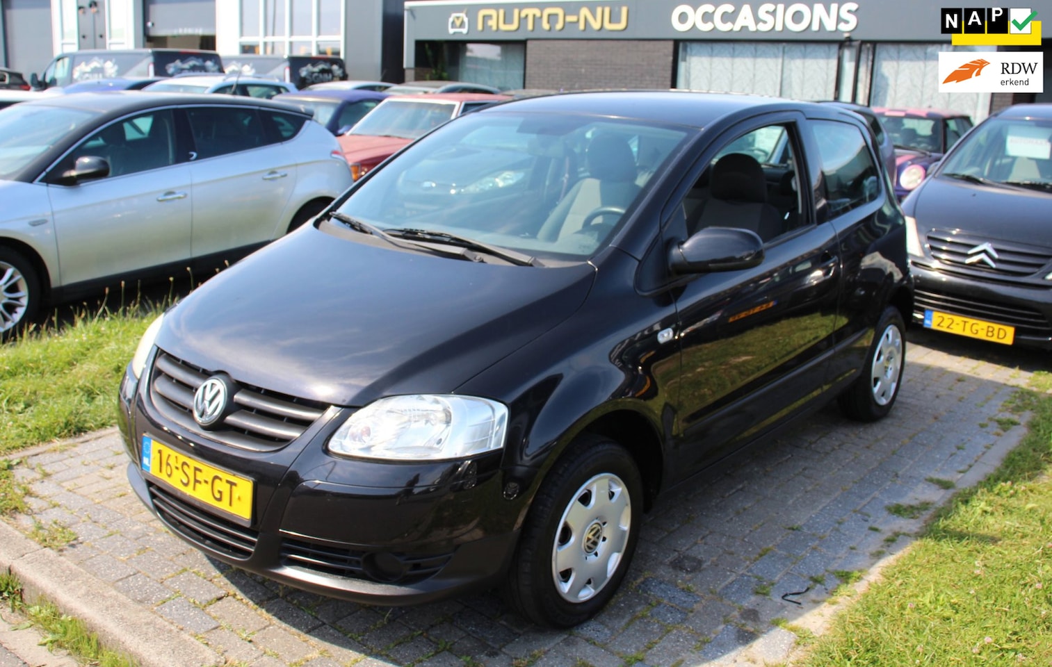Volkswagen Fox - 1.2 Trendline Black Edition Stuurbekrachtiging NAP APK Zuinig! - AutoWereld.nl