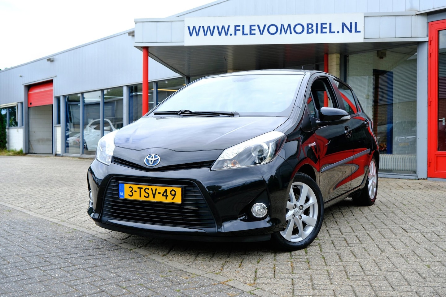 Toyota Yaris - 1.5 Full Hybrid Dynamic Aut. Navi|Clima|Cam|LMV - AutoWereld.nl