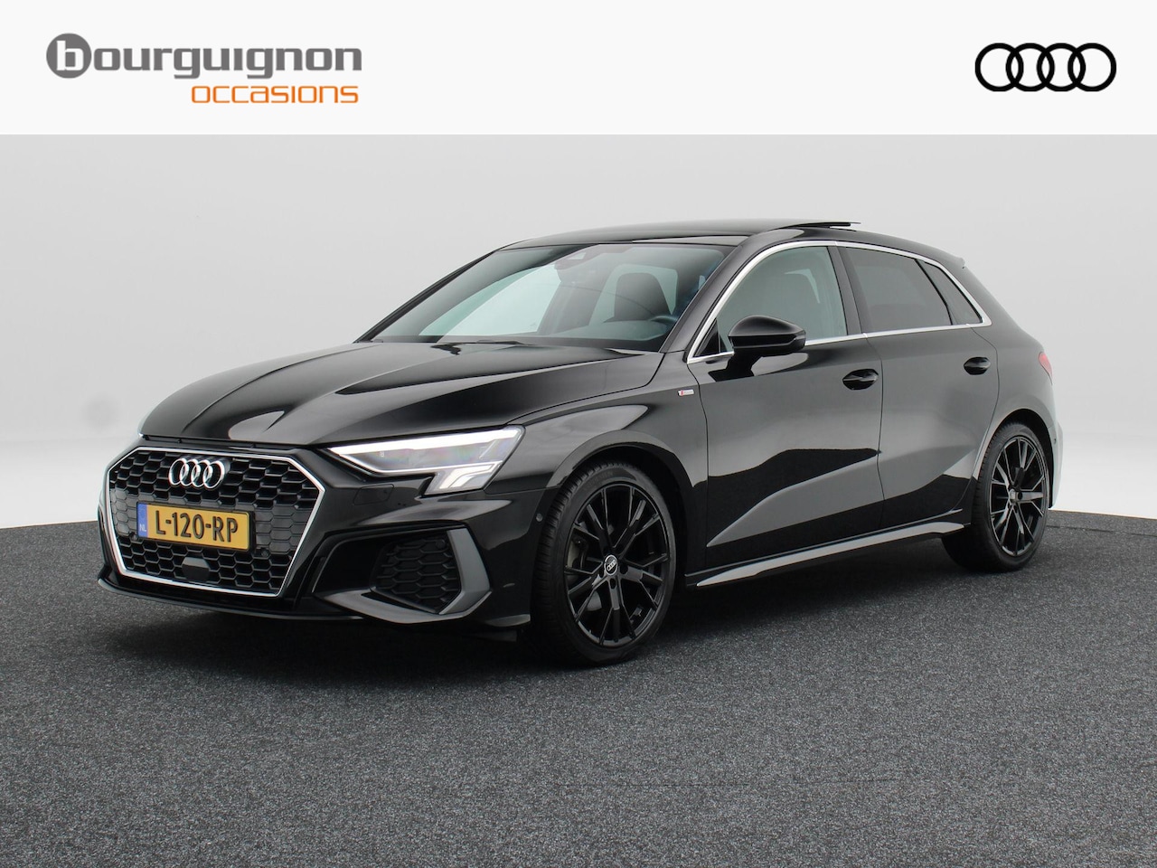 Audi A3 Sportback - 30 TFSi 110 Pk Automaat S-Line | Panorama dak | Cruise Control | Camera | CarPlay | Half L - AutoWereld.nl