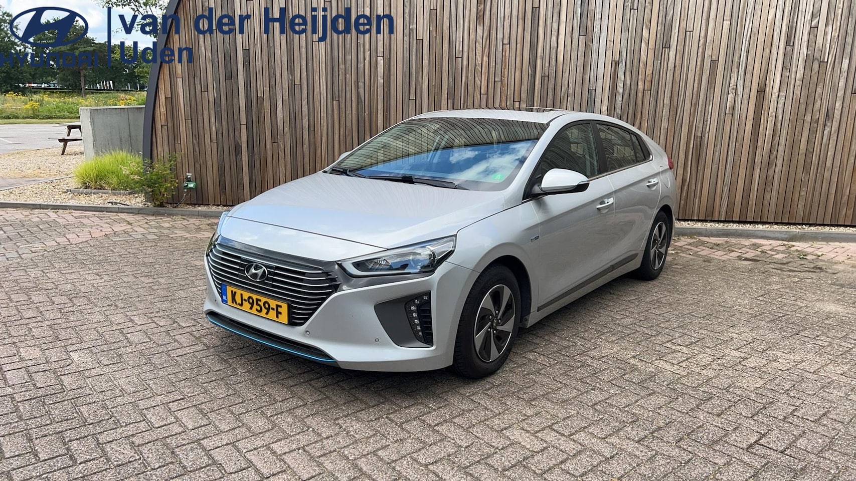 Hyundai IONIQ - 1.6 GDi First Edition Leder | Schuifdak - AutoWereld.nl