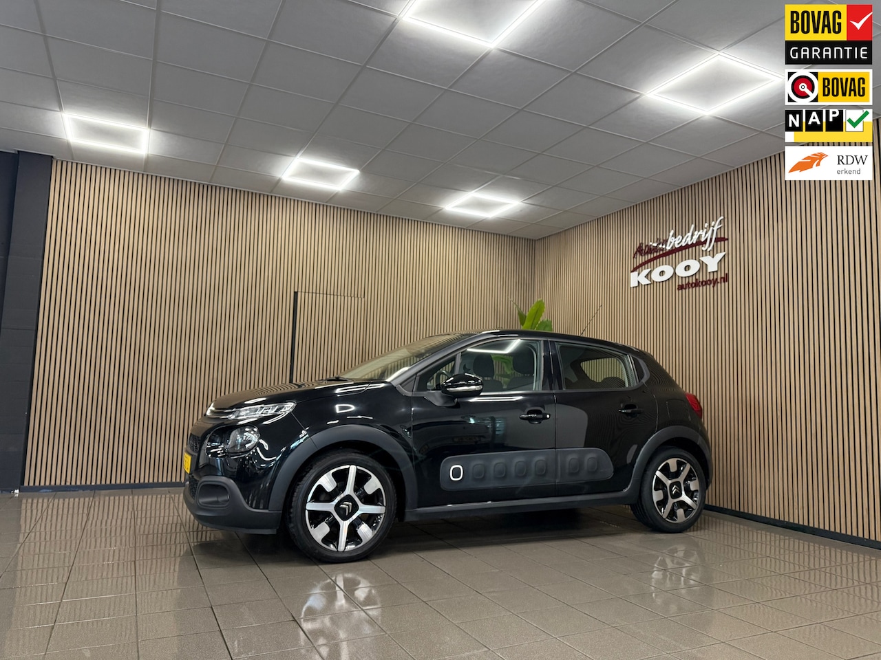 Citroën C3 - 1.2 PureTech S&S Shine * Automaat / Panoramadak / Camera / Navigatie / NL Auto * - AutoWereld.nl