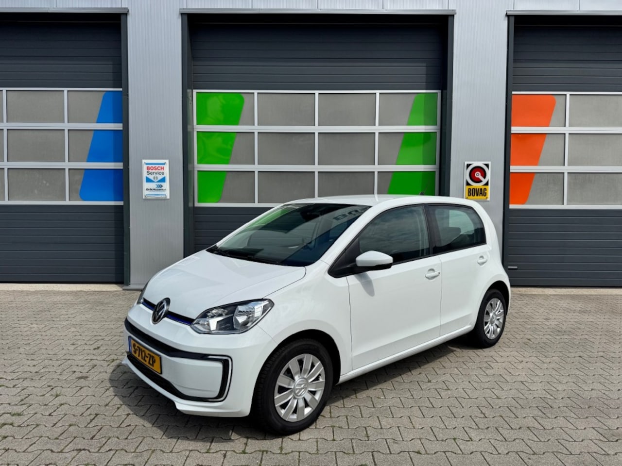 Volkswagen Up! - E-UP! STYLE / Camera / SOH 90% / Stoelverwarming / WLTP 260km - AutoWereld.nl