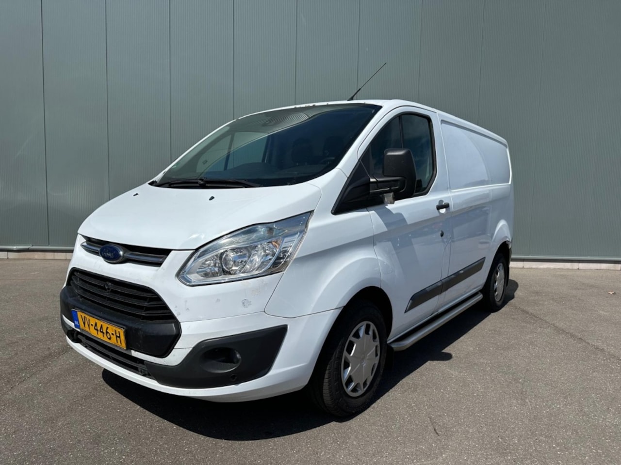 Ford Transit Custom - 270 2.2 TDCI L1H1 Tr 3 ZITS | AIRCO | CAMERA | TREKHAAK ! - AutoWereld.nl