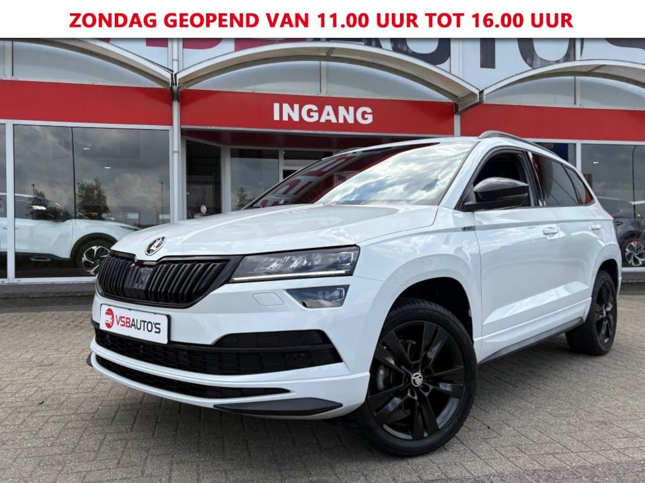 Skoda Karoq - 1.5 TSI ACT 150PK AUT. SPORT-LINE PANO-DAK NAVI CAMERA DIGITAL-COCKPIT CARPLAY AIRCO LMV P - AutoWereld.nl