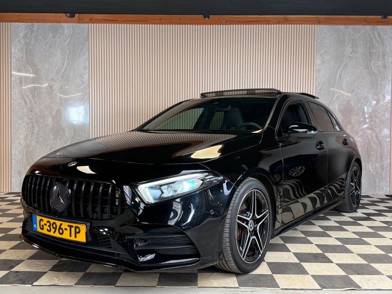 Mercedes-Benz A-klasse - 200 AMG Launch Edition Premium Pano/Sfeer/Camera - AutoWereld.nl