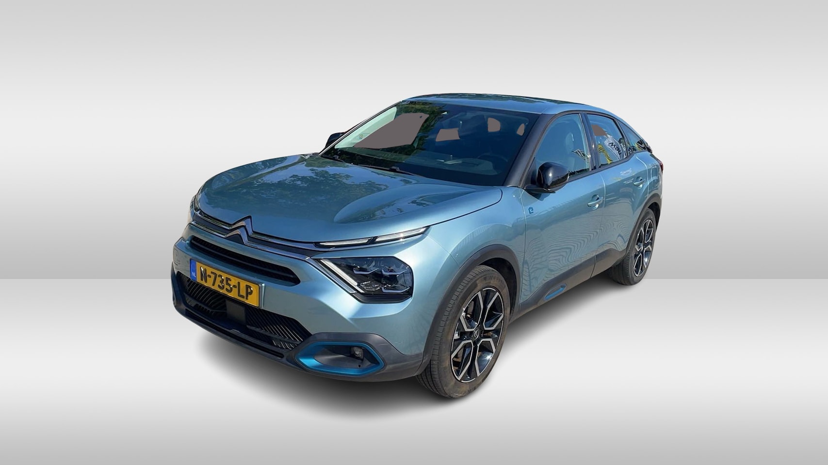 Citroën Ë-C4 - Feel 50 kWh / Camera / Head-up / Keyless / CarPlay / 18'' / Dodehoek / DAB / Cruise Contro - AutoWereld.nl
