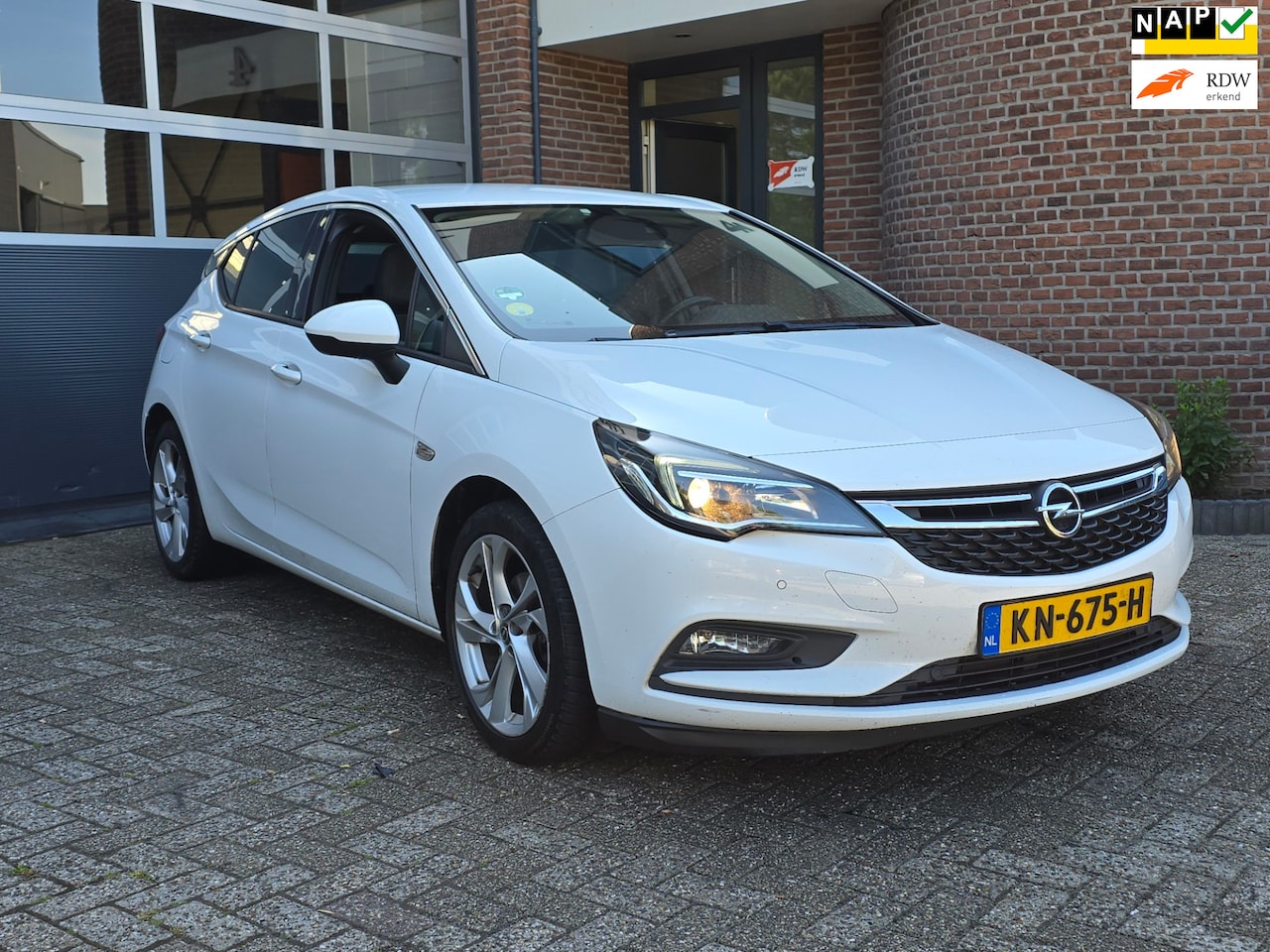 Opel Astra - 1.6 CDTI Innovation Apk |Lezen |Euro 6 |Diesel - AutoWereld.nl