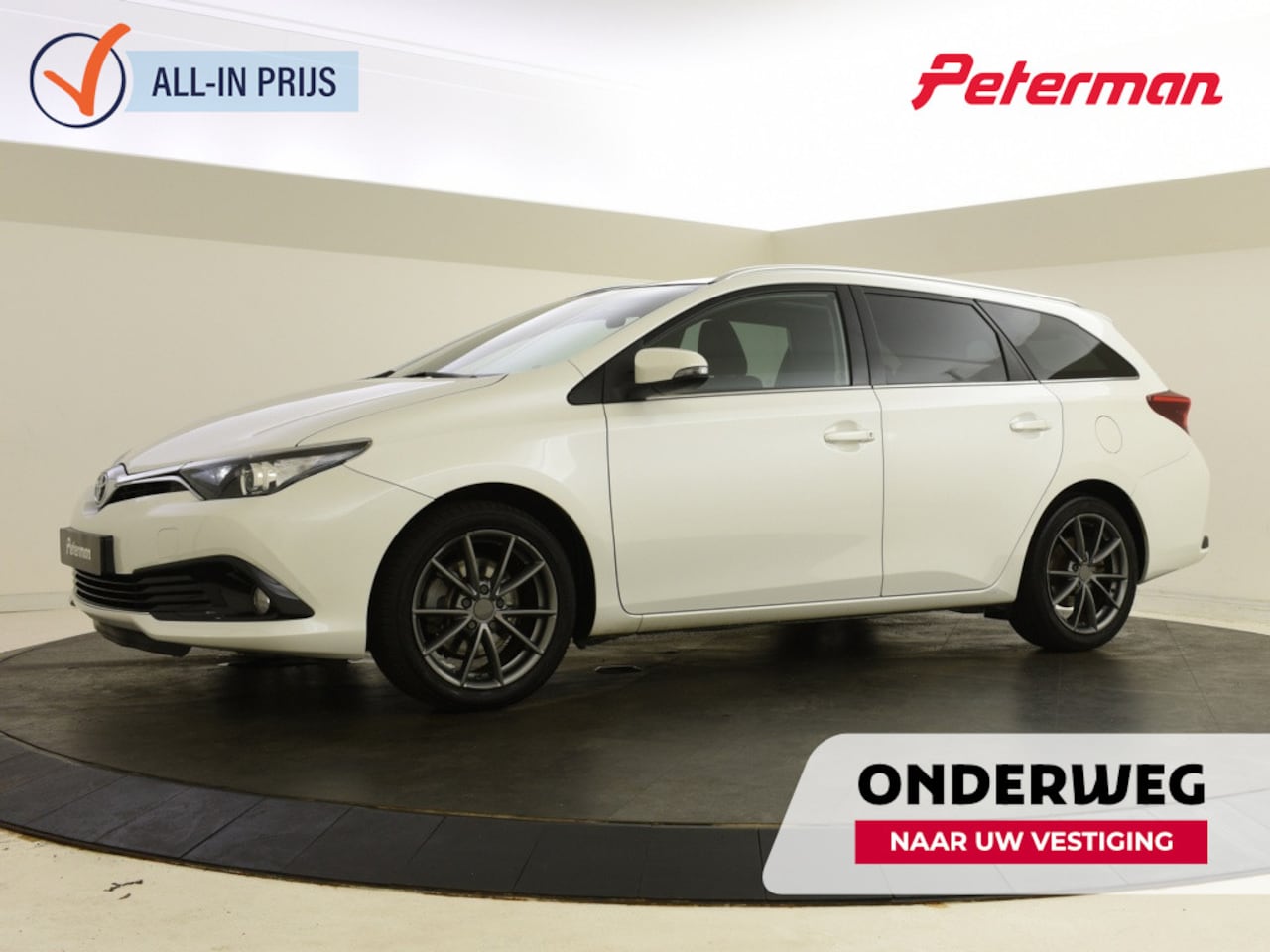 Toyota Auris Touring Sports - 1.8 Hybrid Trend | Navigatie | Panoramadak | Camera - AutoWereld.nl