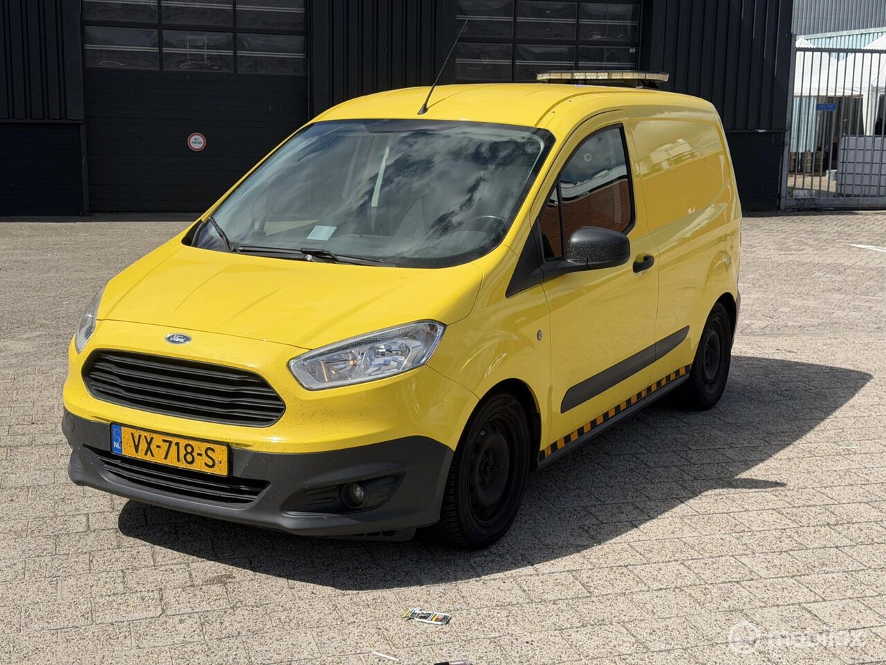 Ford Transit Courier - 1.5 TDCI **DISTRIBUTIERIEM KAPOT/DEFECT - AutoWereld.nl