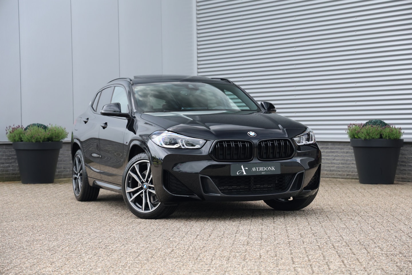 BMW X2 - xDrive25e M-Sport Black Edition Pano|H&K|Memory|HUD|Dealerondh - AutoWereld.nl
