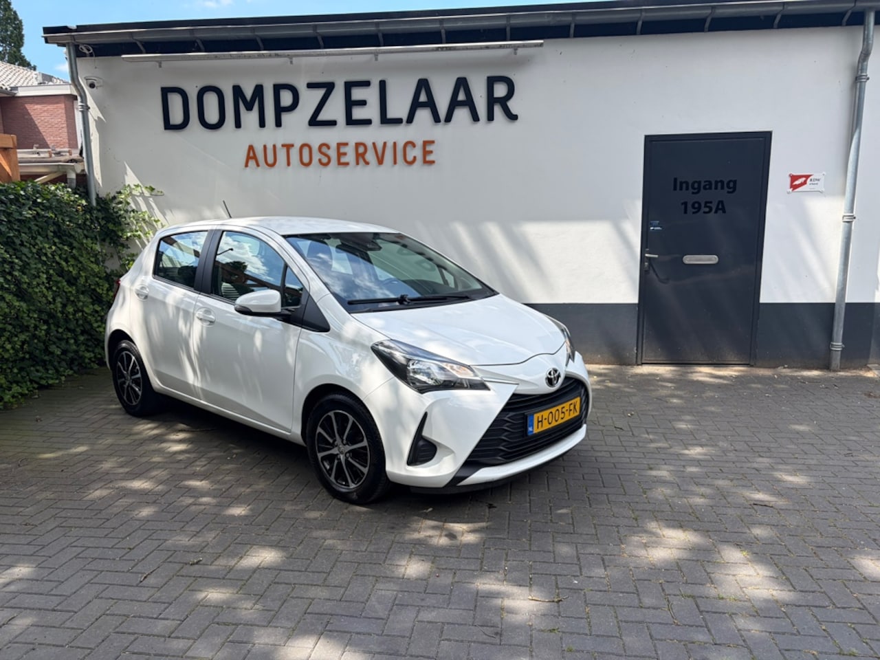 Toyota Yaris - 1.0 VVT-i Connect l Garantie l Airco l lichtmetalen velgen 15 inch - AutoWereld.nl