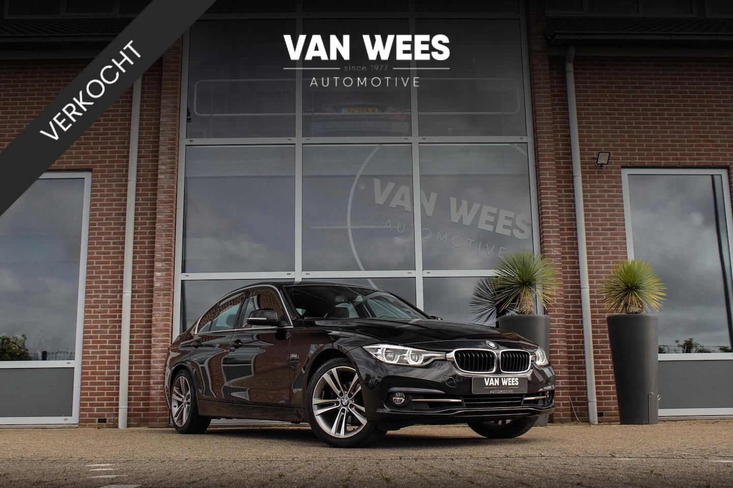 BMW 3-serie - 320i Edition Sport Line Shadow Executive | 2e eigenaar | NL auto | Cruise control | Apple - AutoWereld.nl