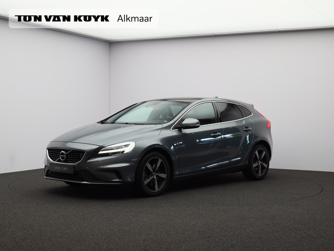 Volvo V40 - T3 152PK Polar+ Sport / Trekhaak / Panoramisch Dak / DAB+ / Verwarmbare Voorruit / Leder/N - AutoWereld.nl