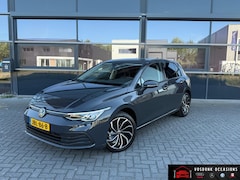 Volkswagen Golf - 1.0 eTSI Life Business / Naviagtie/Automaat/ Nieuwstaat