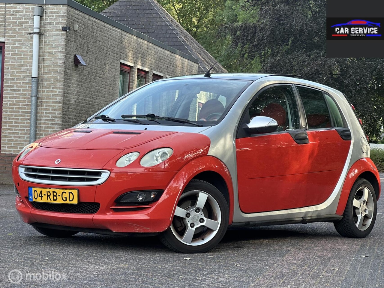 Smart Forfour - 1.1 blackbasic/NAP/APK/INRUILER/LMV/PANO - AutoWereld.nl