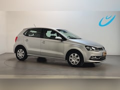 Volkswagen Polo - 1.2 TSI 90pk Highline Stoelverwarming Parkeersensoren Cruise Control Airco
