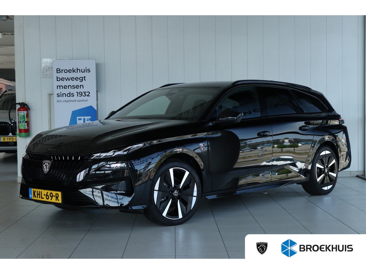 Peugeot e-308 SW - GT 54 kWh | Adapt. Cruise | Alcantara | 360 Camera | Massage | Elektr. Klep | Stoel+Stuurv - AutoWereld.nl