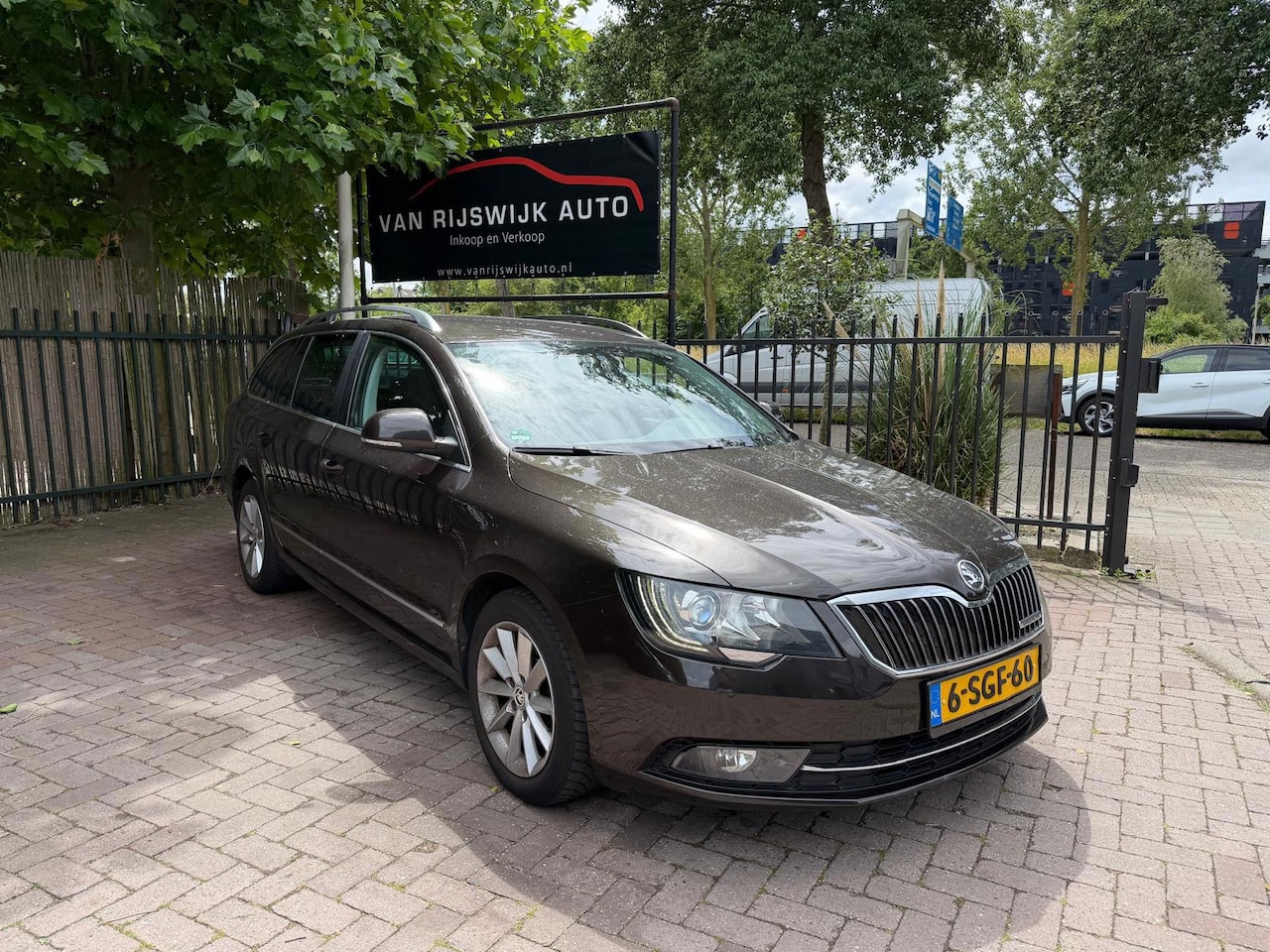 Skoda Superb Combi - 1.6 TDI Ambition Business Xenon Clima EX BPM - AutoWereld.nl