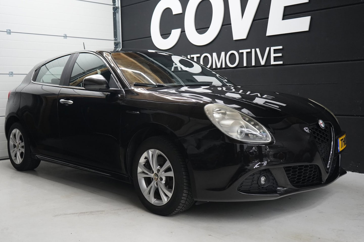 Alfa Romeo Giulietta - 1.4 T Distinctive | AIRCO | CRUISE | PARKEERSENSOREN - AutoWereld.nl