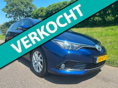 Toyota Auris Touring Sports - 1.8 Hybrid Aspiration - Navi - Camera - Goed onderhouden