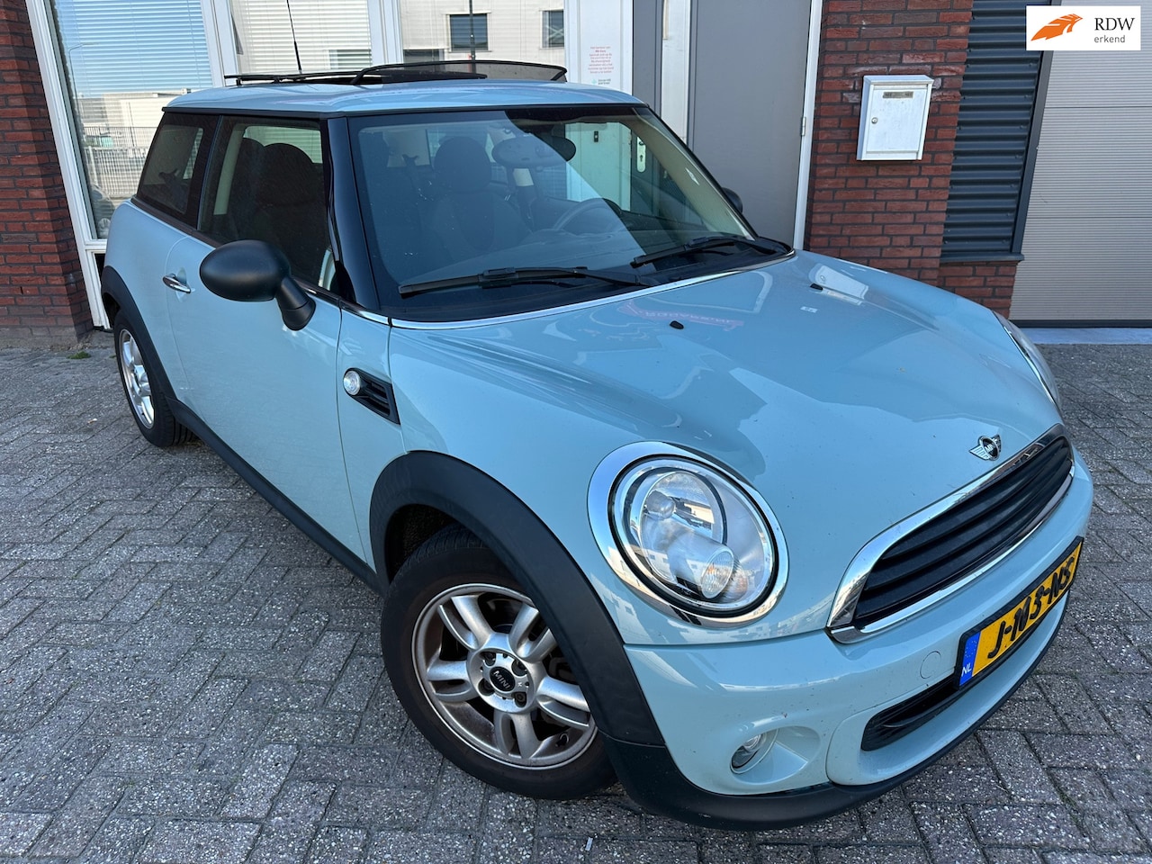 MINI 3-Deurs - 1.6 One Holland Street / Pano / PDC / Clima / LM - AutoWereld.nl