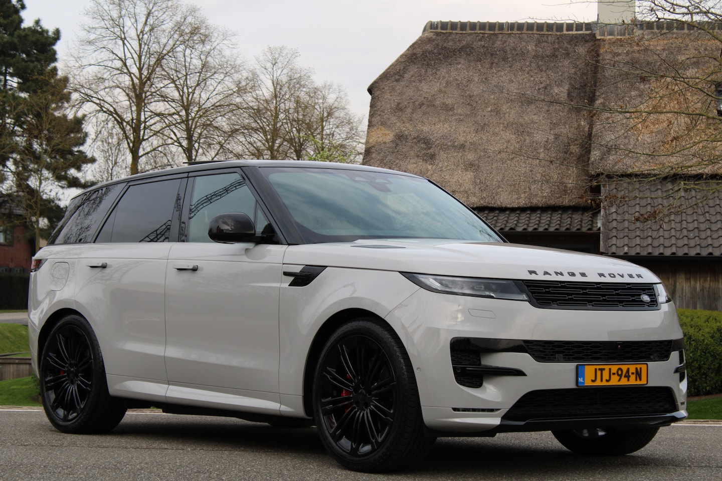 Land Rover Range Rover Sport - 3.0 P550e / Autobiography PHEV / 4 Wheel Sturing / Model 2026 / Massage / NL-Auto / Vol Op - AutoWereld.nl