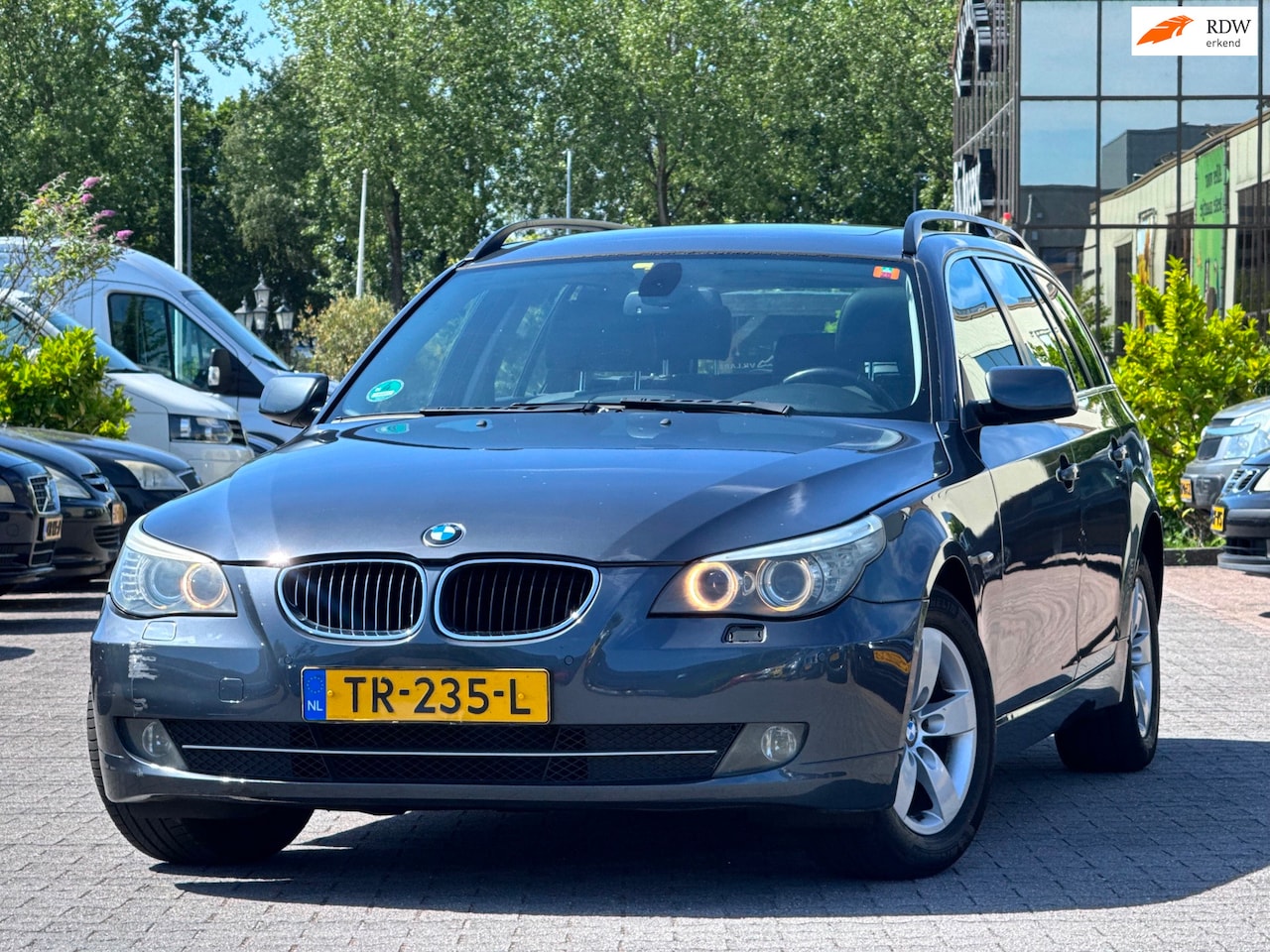 BMW 5-serie Touring - 523i High Executive | Panoramadak | Leder elektrische stoelen | Xenon | Bluethooth | Stoel - AutoWereld.nl