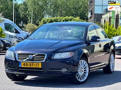 Volvo S80 - 2.5 T Momentum | Leder stoelen | Navigatie | Parkeersens oren | Bluetooth | 2 sleutels | O