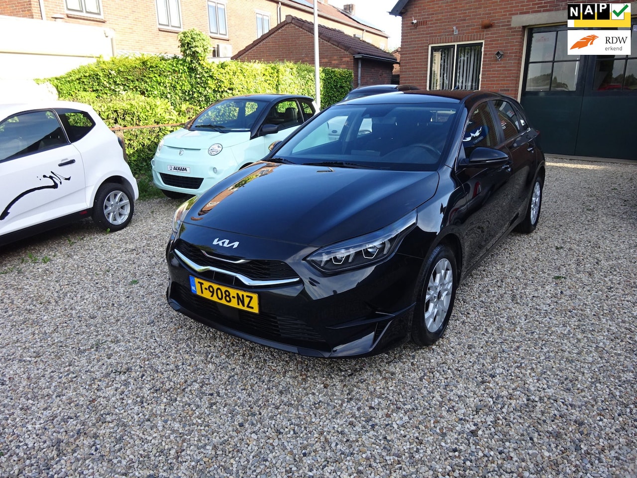 Kia Cee'd - Ceed 1.0 T-GDi DynamicLine Climate controle, Navigatie, Achteruitrijcamera, Lichtmetalen v - AutoWereld.nl