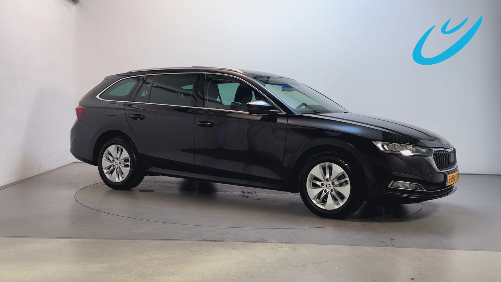 Skoda Octavia Combi - 1.0 e-TSI DSG Business Edition Panoramadak Parkeersensoren App Connect - AutoWereld.nl