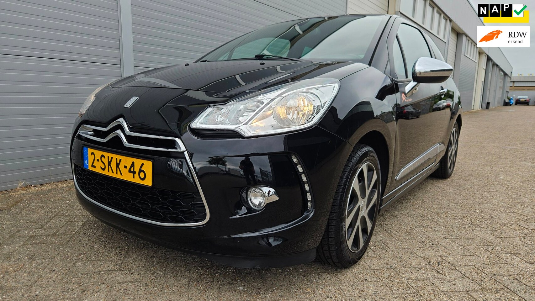 Citroën DS3 - 1.2 VTi So Chic | PDC | Navi | Clima - AutoWereld.nl