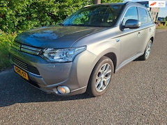Mitsubishi Outlander - 2.0 PHEV instyle dealer onderh.accu 2021 vern