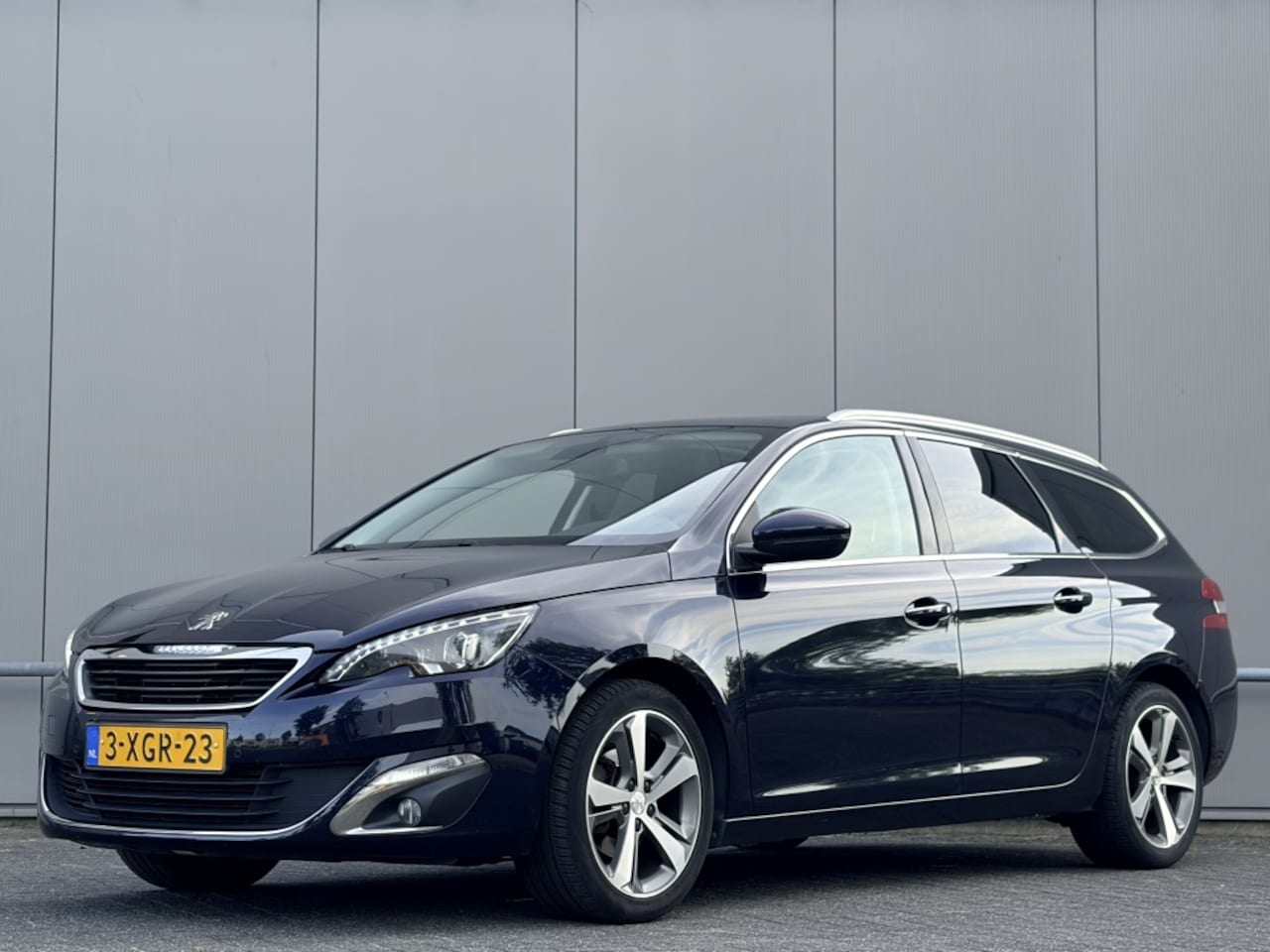 Peugeot 308 SW - 1.2 e-THP - distributie vervangen - nap! - airco - cruise - mavo - AutoWereld.nl