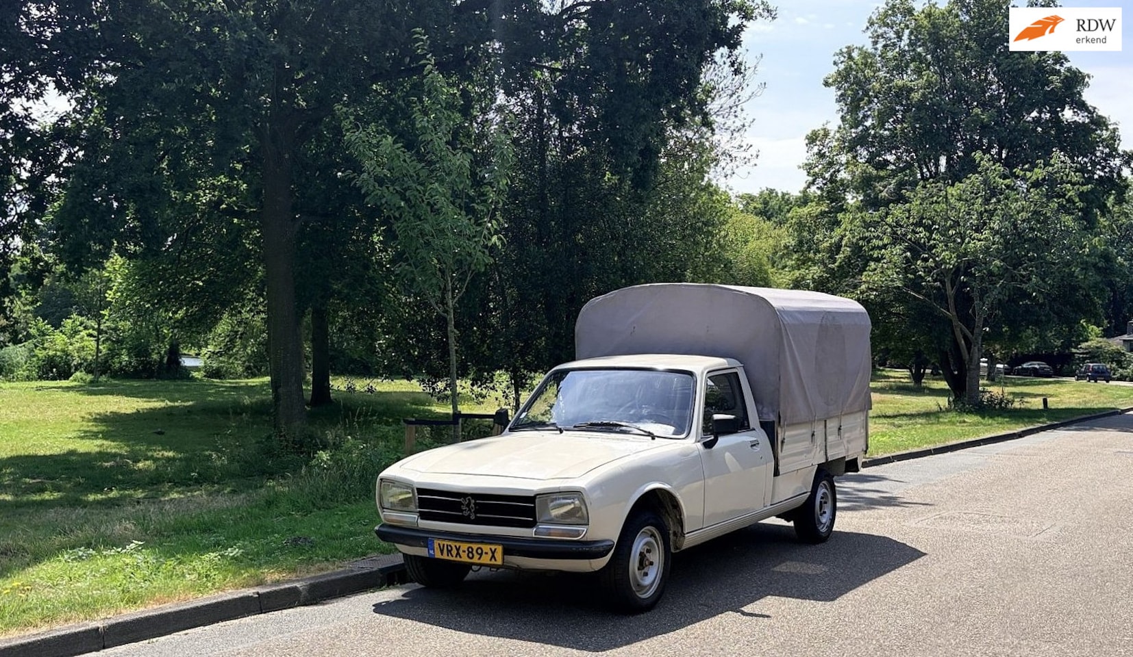 Peugeot 504 - pick up Zeer zeldzaam van de 2de eigenaar! - AutoWereld.nl