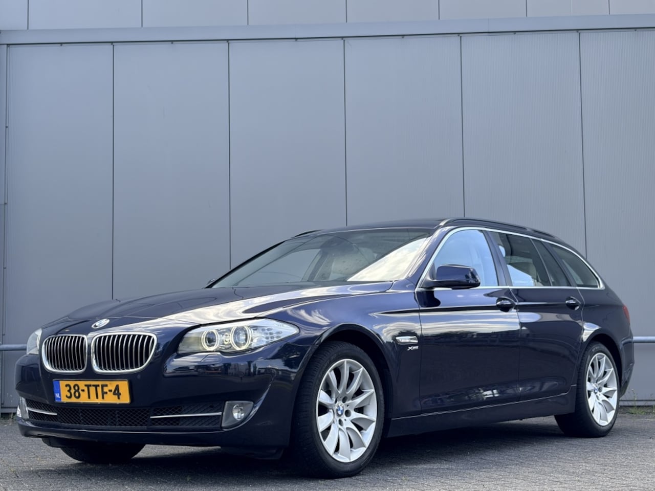 BMW 5-serie Touring - 535xi - Xdrive - pabo - mavo - nap! - airco - leder - AutoWereld.nl
