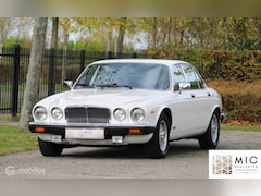 Jaguar XJ - 4.2 | origineel 98.000 km | Tudor White on Red