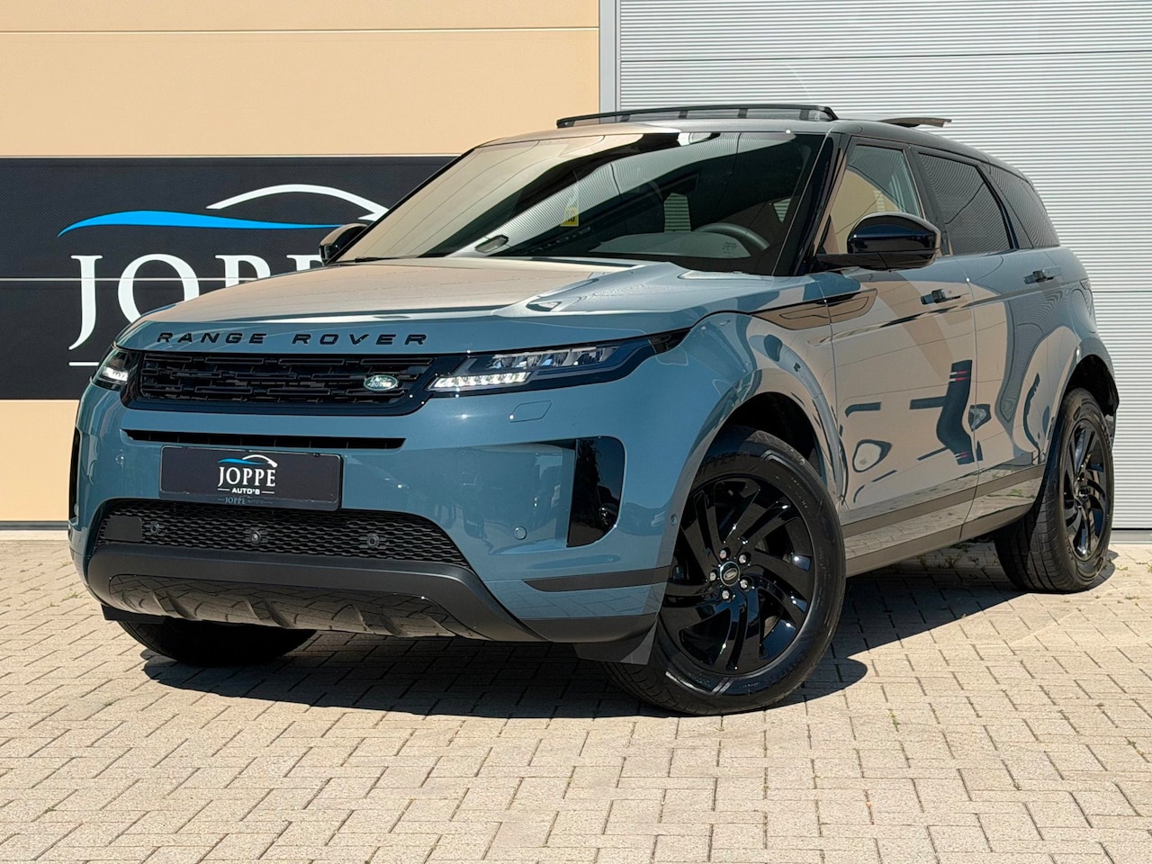 Land Rover Range Rover Evoque - 1.5 P270e PHEV AWD S|Pano/schuifdak|Blackpack|360cam|winterpack - AutoWereld.nl