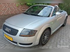 Audi TT Roadster - 1.8 5V Turbo ZEER MOOI EN GOED. BOEKJES