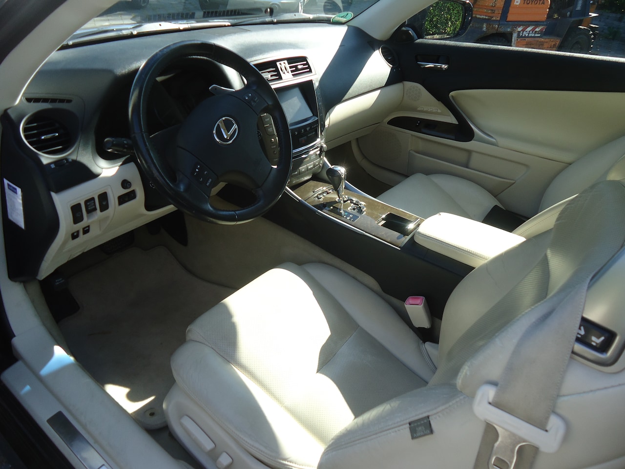 Lexus IS Cabriolet - 250C Executive BIJTELLINGSVRIENDELIJKE SUPER LEXUS