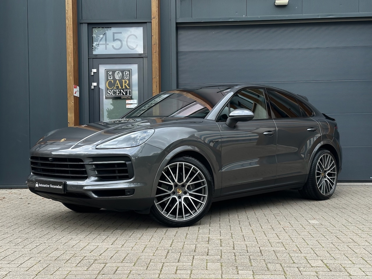 Porsche Cayenne Coupé - 3.0 E-Hybrid Pano, Sport Chrono, 360, Bose, Luchtvering etc! - AutoWereld.nl