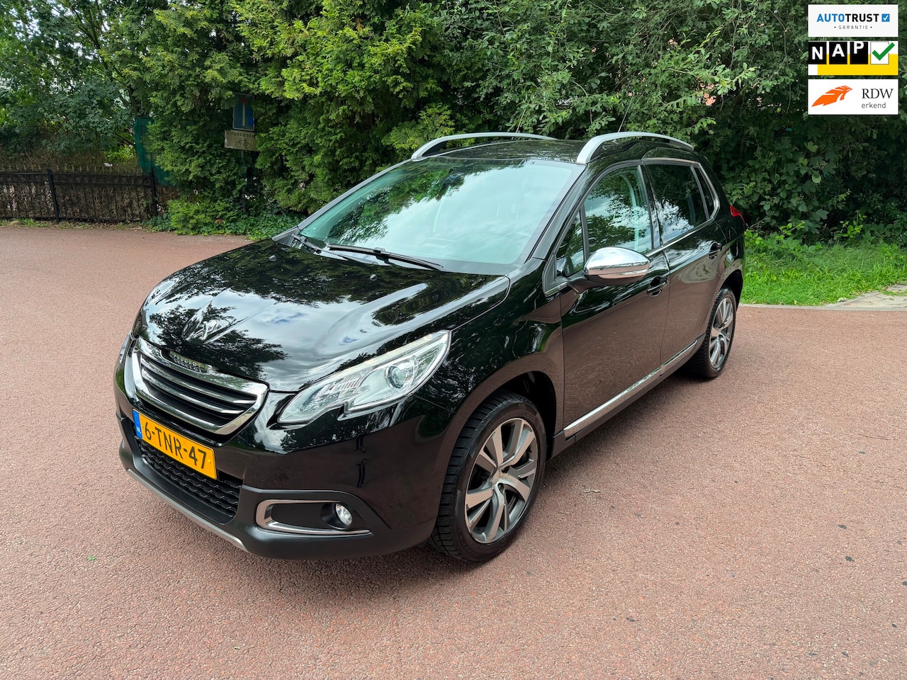 Peugeot 2008 - 1.6 VTi Féline / Navi / Pano / Airco / NAP / PDC / Aux / Bt - AutoWereld.nl