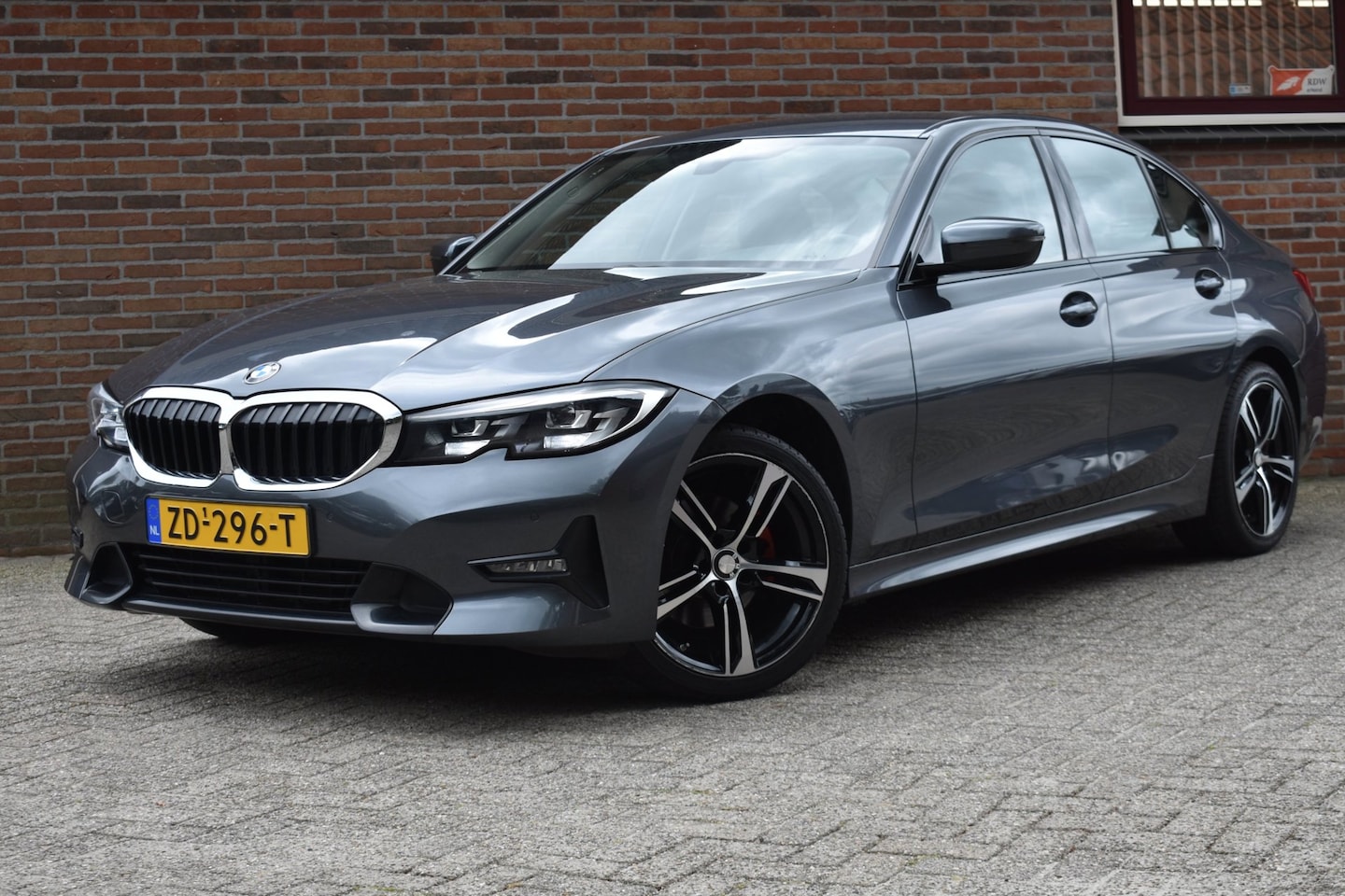 BMW 3-serie - 320i Executive Edition '19 LED Navi Clima Cruise Inruil mogelijk - AutoWereld.nl