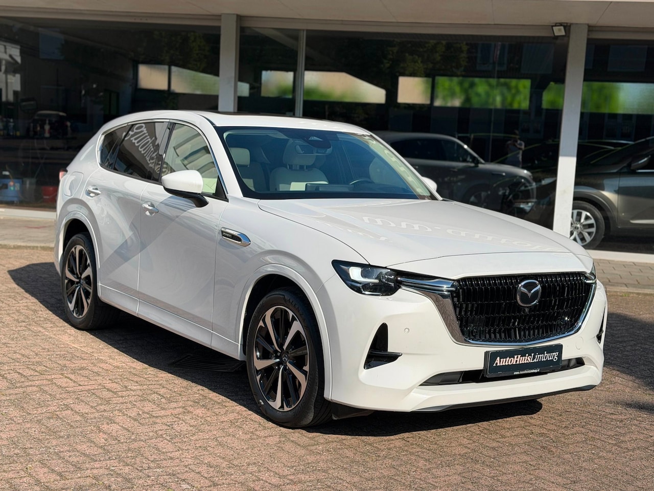Mazda CX-60 - 2.5 e-SkyActiv PHEV Takumi|Camera|CarPlay|Pano|HUD|Nieuwstaat - AutoWereld.nl